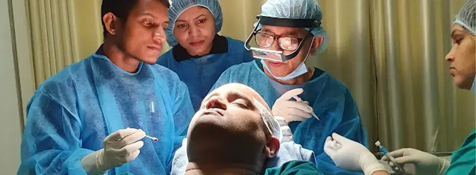 চুল পড়ার চিকিৎসায় হেয়ার ট্রান্সপ্লান্ট